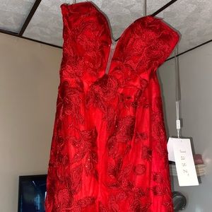 Hi, I am selling my unworn prom dress!!